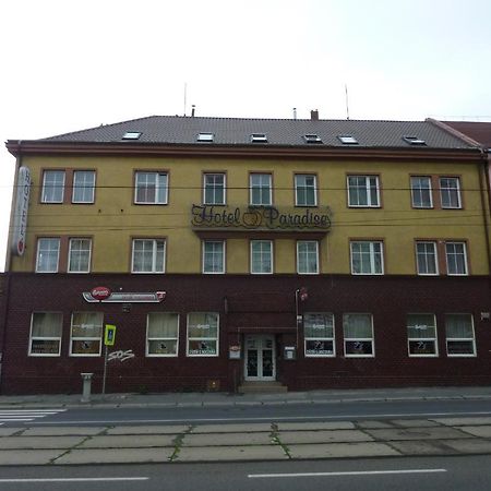 Hotel Paradise Ostrava Buitenkant foto