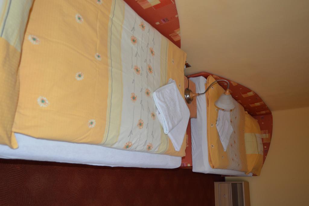 Hotel Paradise Ostrava Kamer foto
