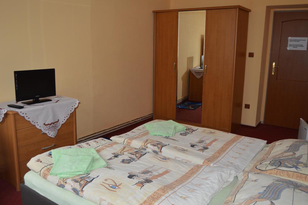 Hotel Paradise Ostrava Kamer foto