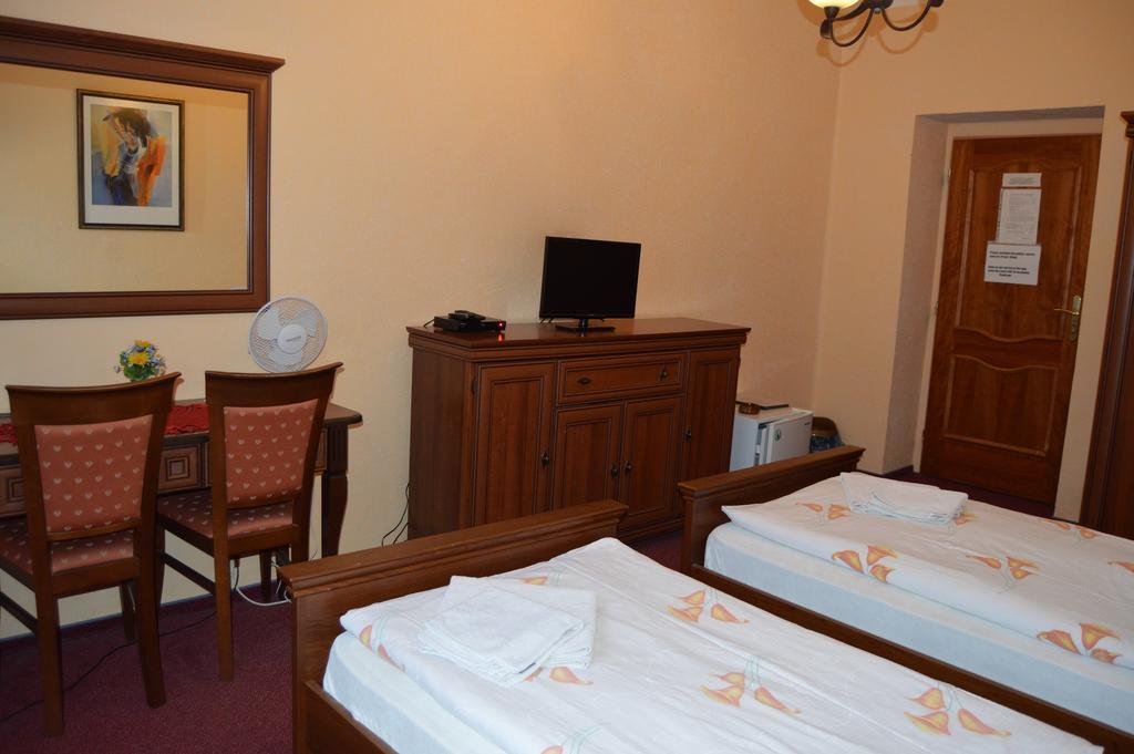 Hotel Paradise Ostrava Kamer foto