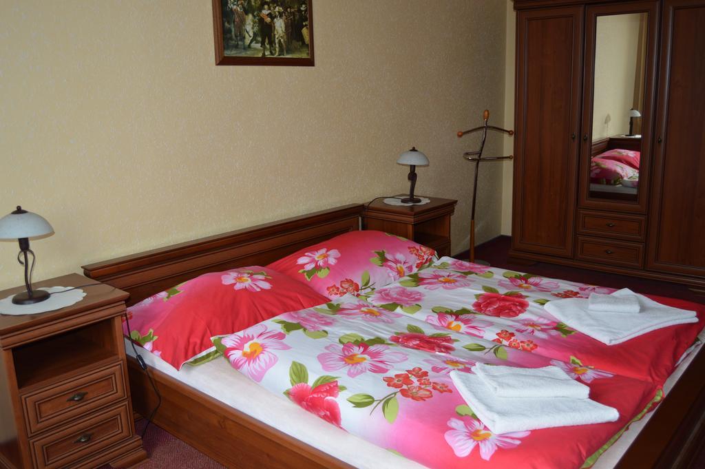 Hotel Paradise Ostrava Kamer foto