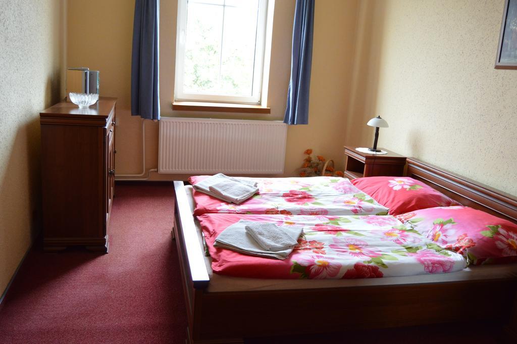 Hotel Paradise Ostrava Kamer foto