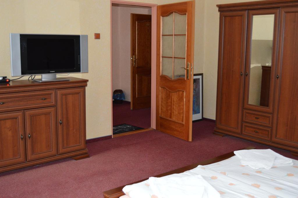 Hotel Paradise Ostrava Kamer foto